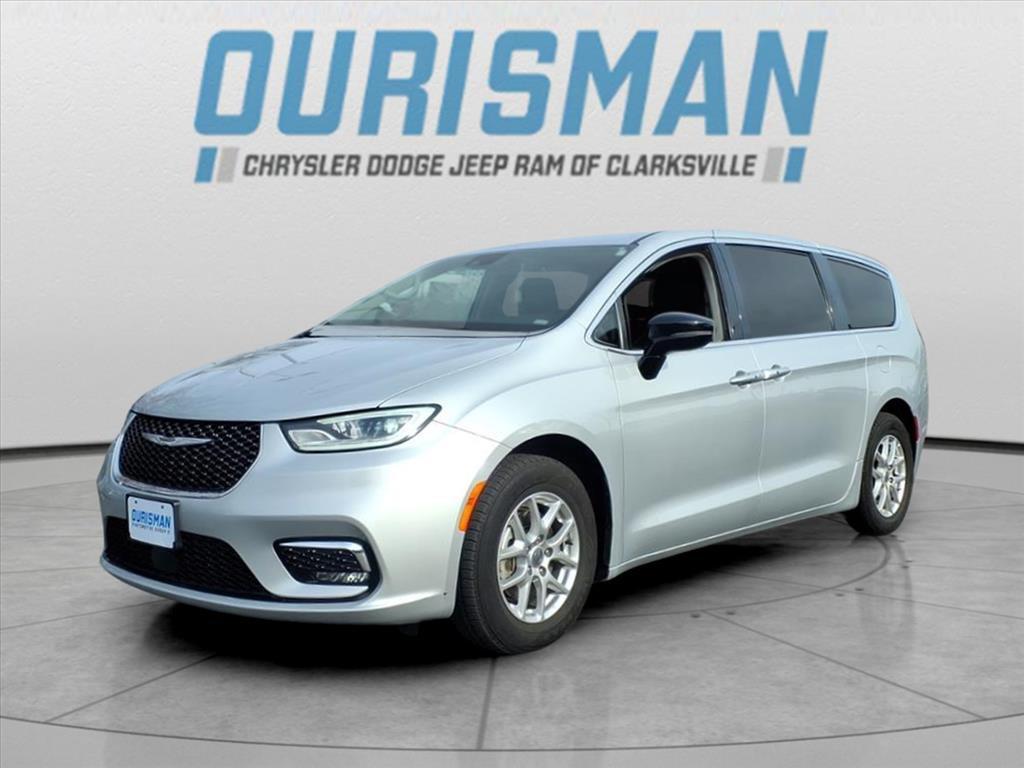 used 2024 Chrysler Pacifica car, priced at $27,531