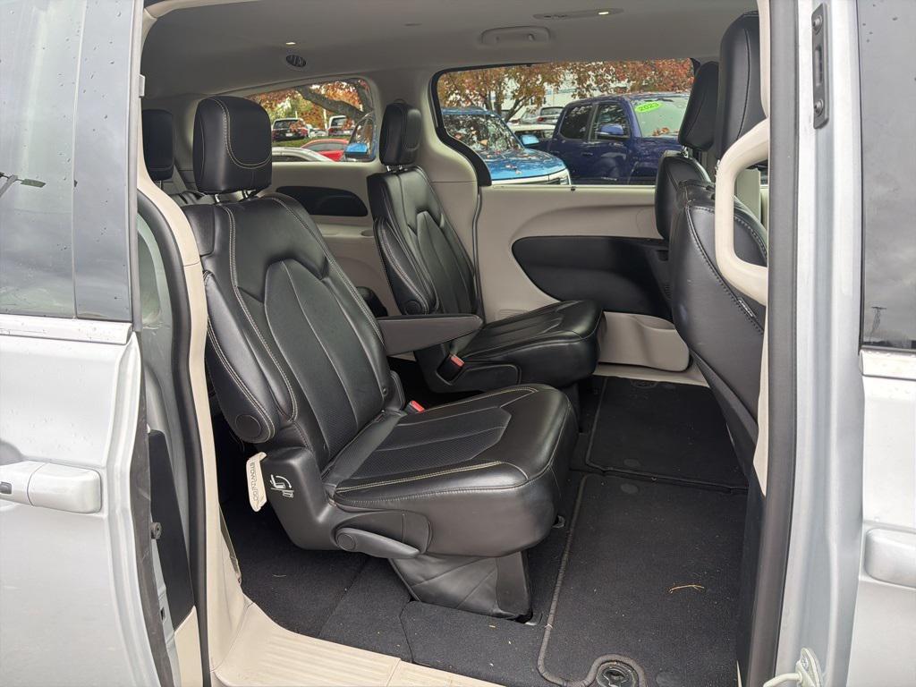 used 2024 Chrysler Pacifica car, priced at $27,700