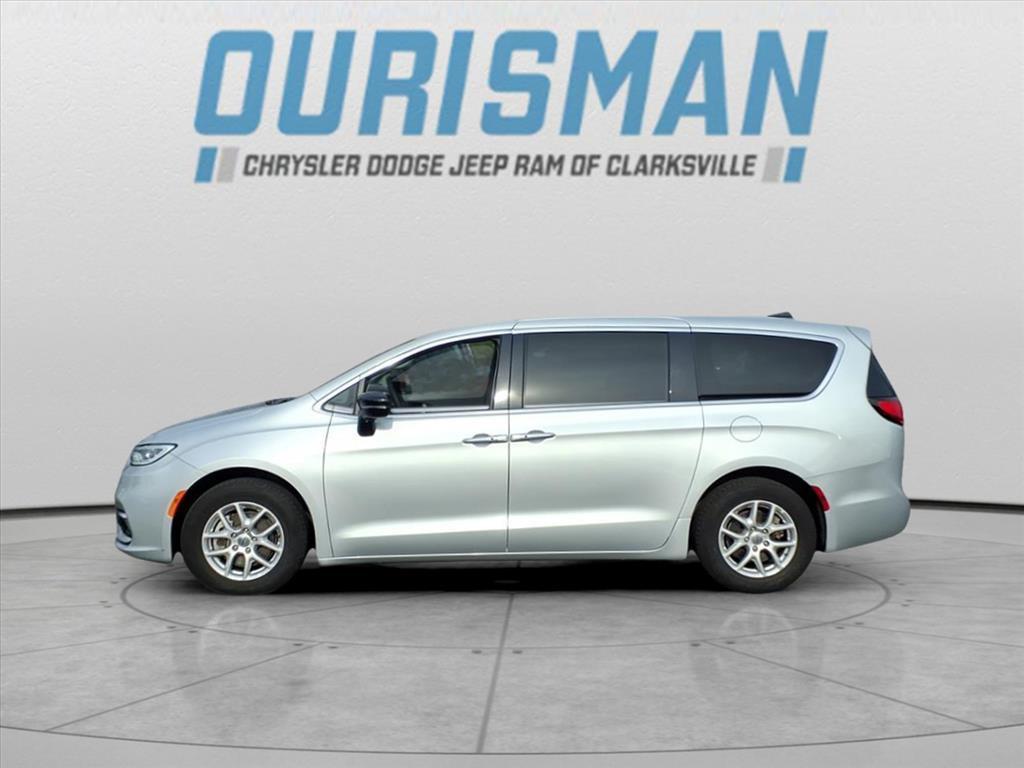 used 2024 Chrysler Pacifica car, priced at $27,531