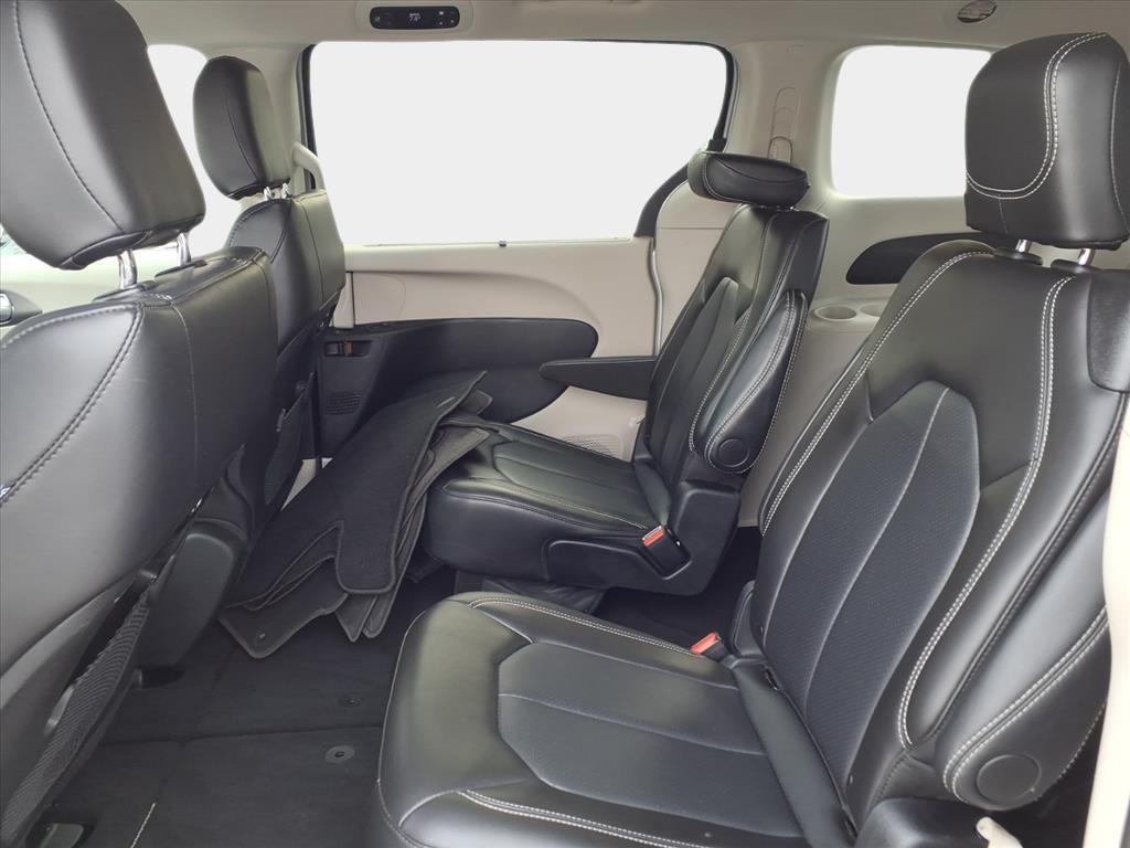 used 2024 Chrysler Pacifica car, priced at $27,531