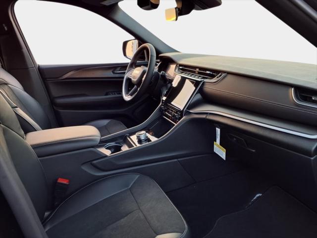 new 2025 Jeep Grand Cherokee car, priced at $35,515
