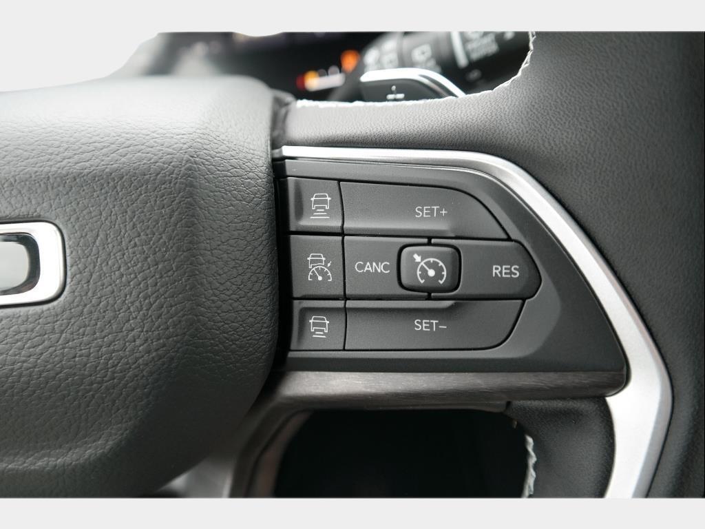 new 2025 Jeep Grand Cherokee car, priced at $40,259