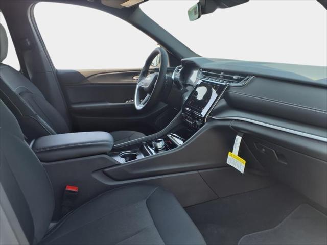 new 2025 Jeep Grand Cherokee car, priced at $41,780