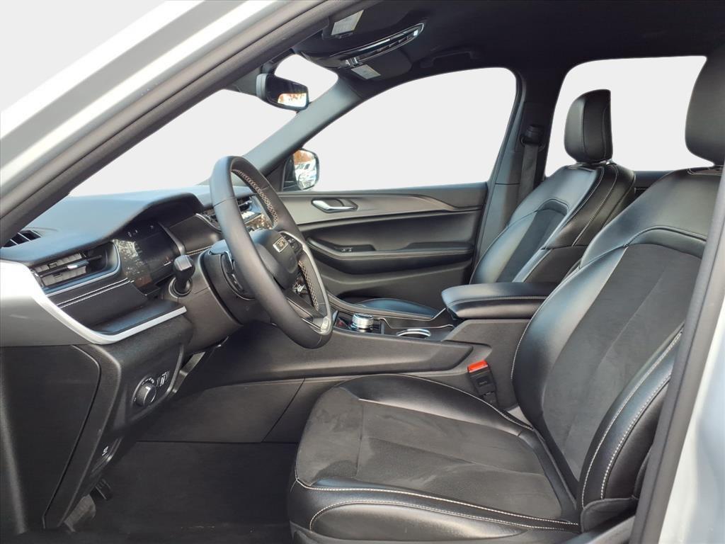 used 2024 Jeep Grand Cherokee L car, priced at $29,158