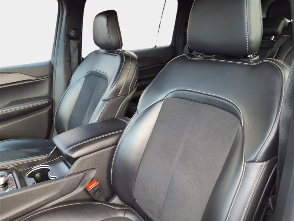 used 2024 Jeep Grand Cherokee L car, priced at $29,158