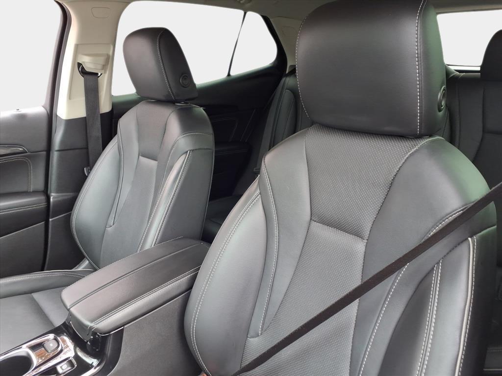 used 2023 Buick Envision car, priced at $22,500