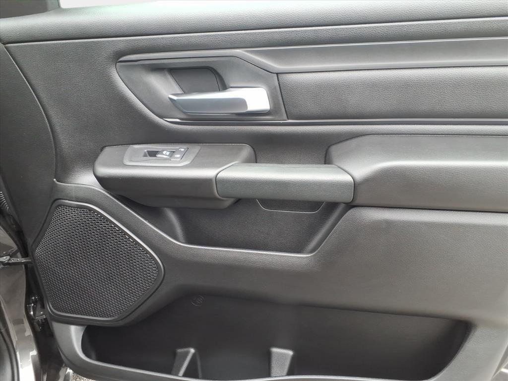 new 2025 Ram 1500 car, priced at $45,371