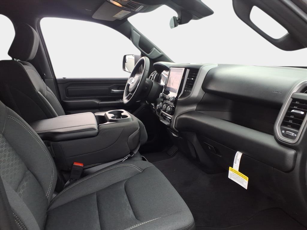 new 2025 Ram 1500 car, priced at $45,371