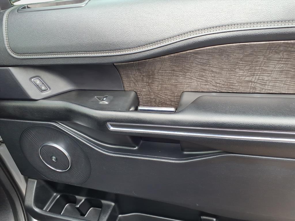 used 2021 Ford Expedition car, priced at $32,500