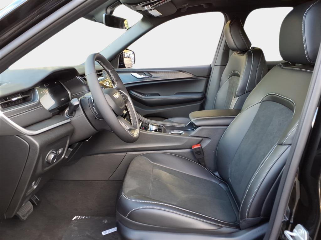 new 2025 Jeep Grand Cherokee car, priced at $34,498