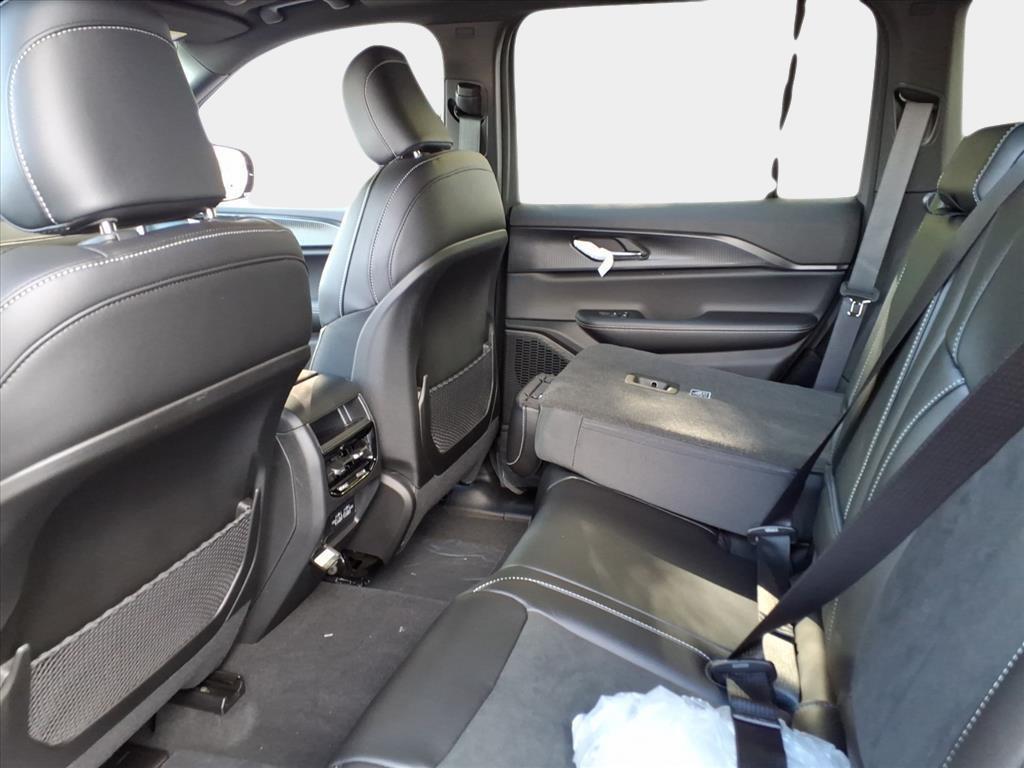 new 2025 Jeep Grand Cherokee car, priced at $34,498