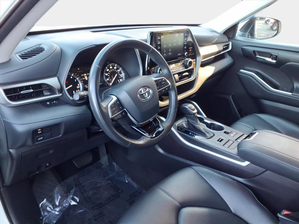 used 2021 Toyota Highlander car, priced at $31,700