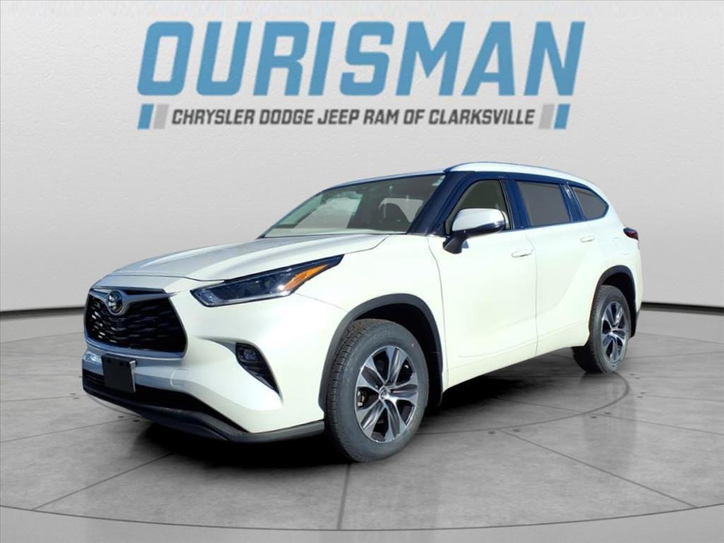 used 2021 Toyota Highlander car, priced at $31,700