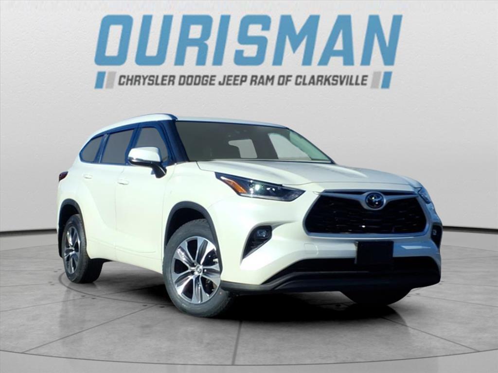 used 2021 Toyota Highlander car, priced at $31,700
