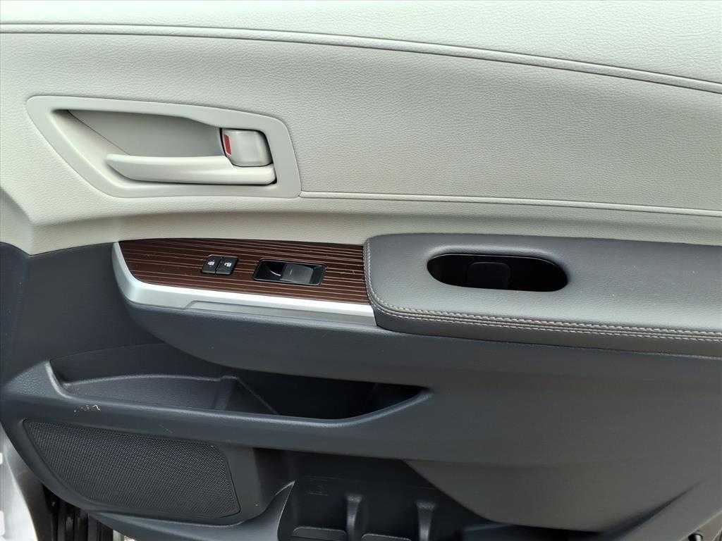 used 2023 Toyota Sienna car, priced at $33,900