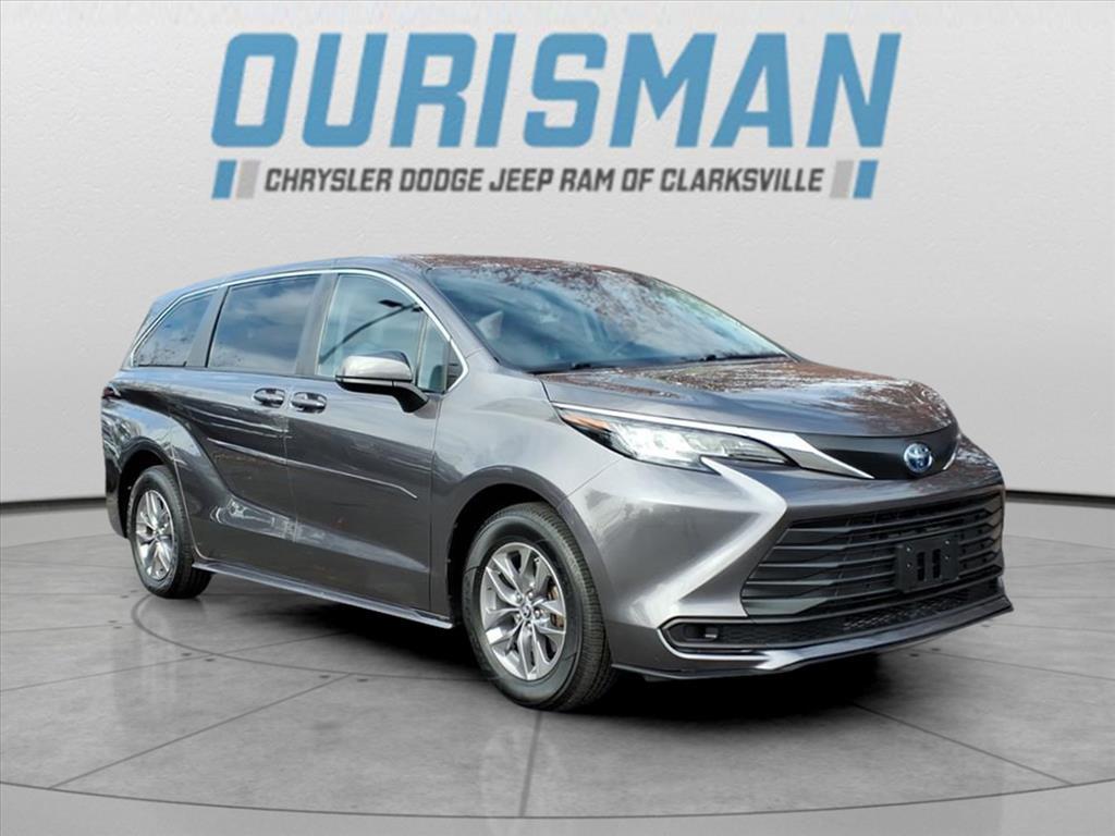 used 2023 Toyota Sienna car, priced at $33,900