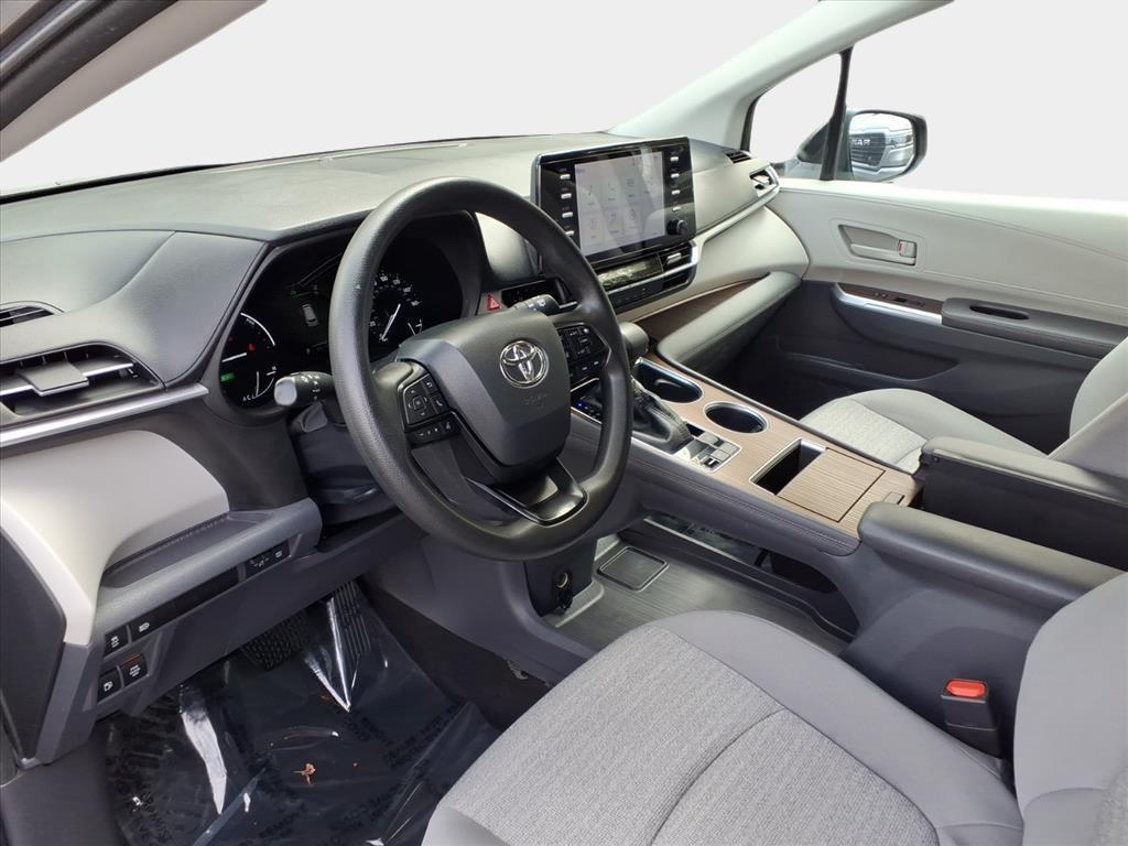 used 2023 Toyota Sienna car, priced at $33,900
