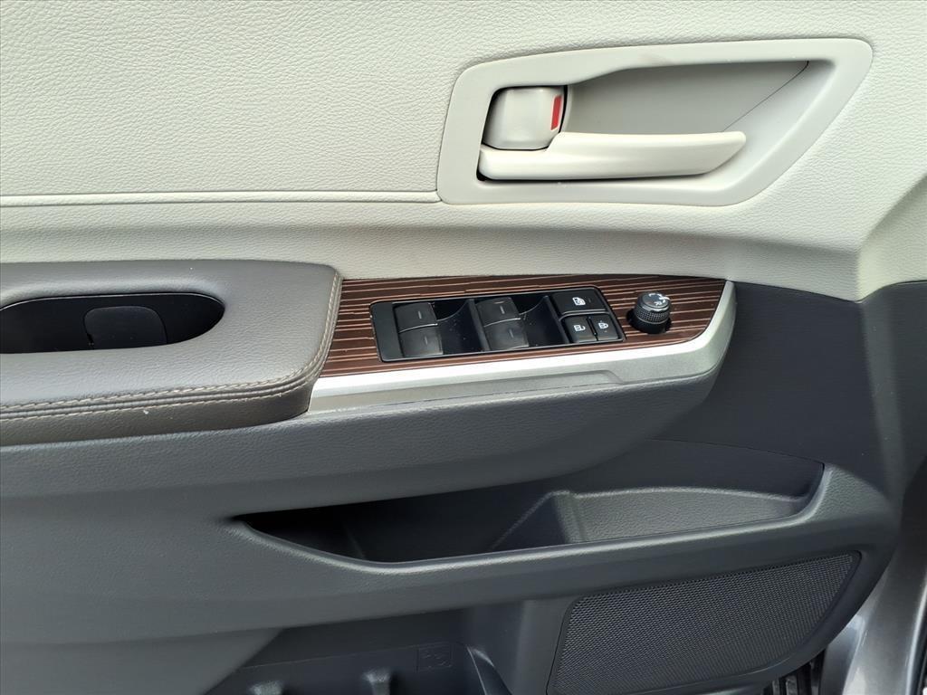 used 2023 Toyota Sienna car, priced at $33,900