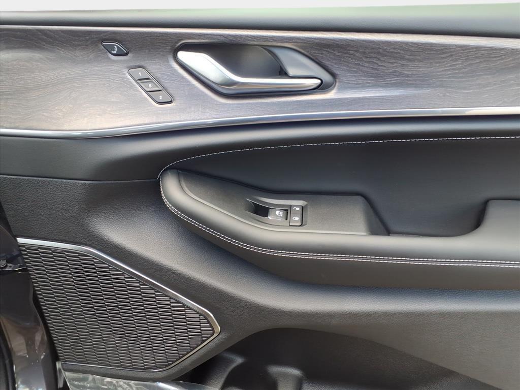 new 2025 Jeep Grand Cherokee car, priced at $57,284