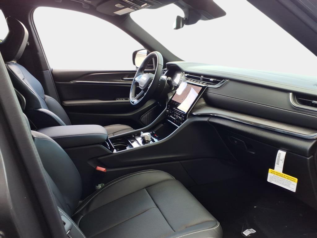 new 2025 Jeep Grand Cherokee car, priced at $57,284