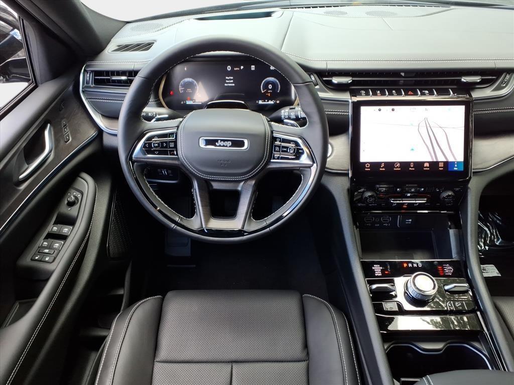 new 2025 Jeep Grand Cherokee car, priced at $57,284