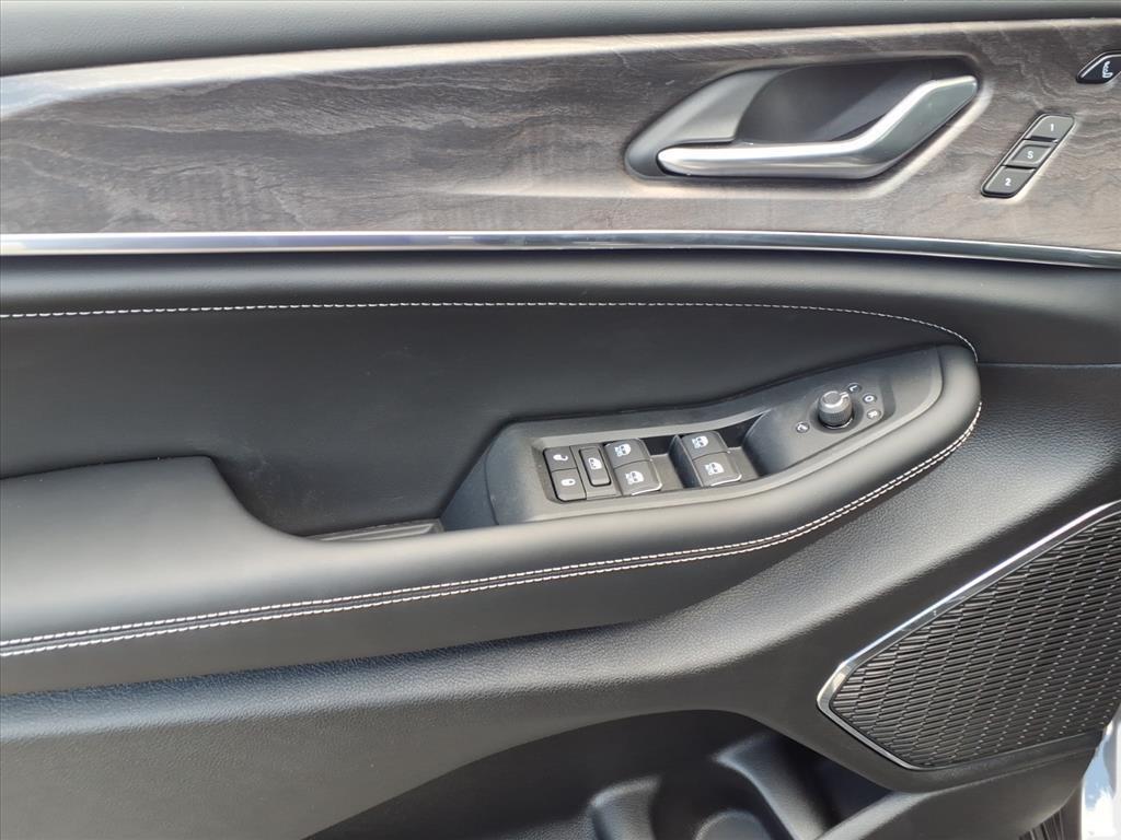 new 2025 Jeep Grand Cherokee car, priced at $57,284