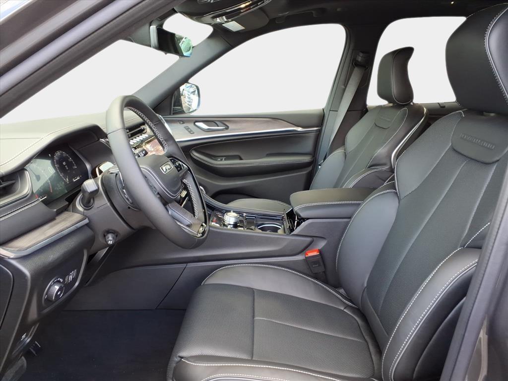 new 2025 Jeep Grand Cherokee car, priced at $57,284