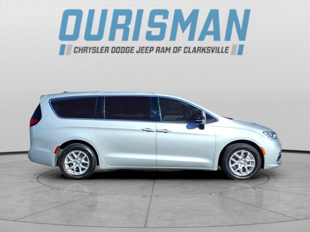 used 2024 Chrysler Pacifica car, priced at $27,200