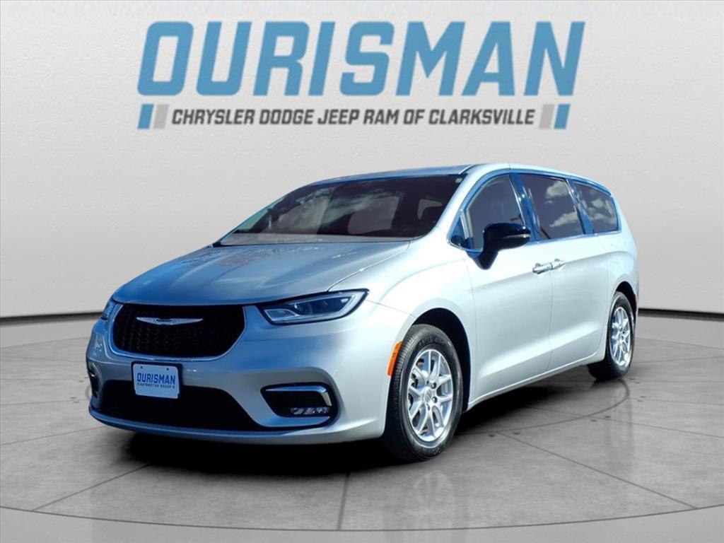 used 2024 Chrysler Pacifica car, priced at $27,200