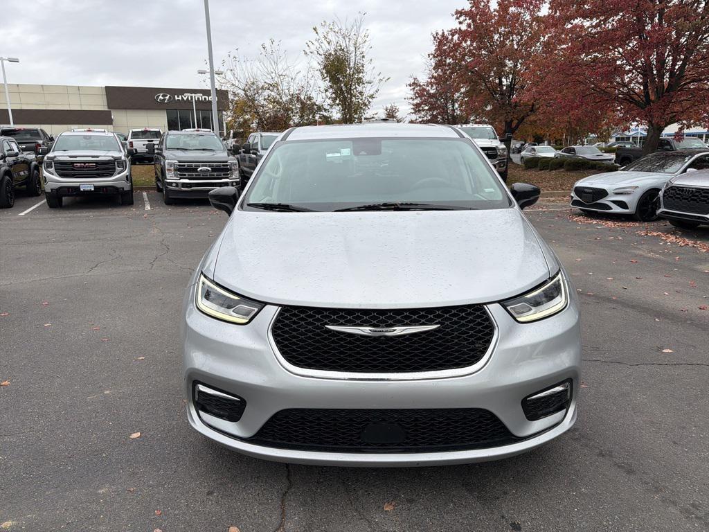 used 2024 Chrysler Pacifica car, priced at $27,300