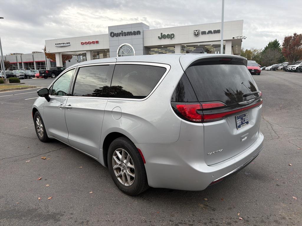 used 2024 Chrysler Pacifica car, priced at $27,300