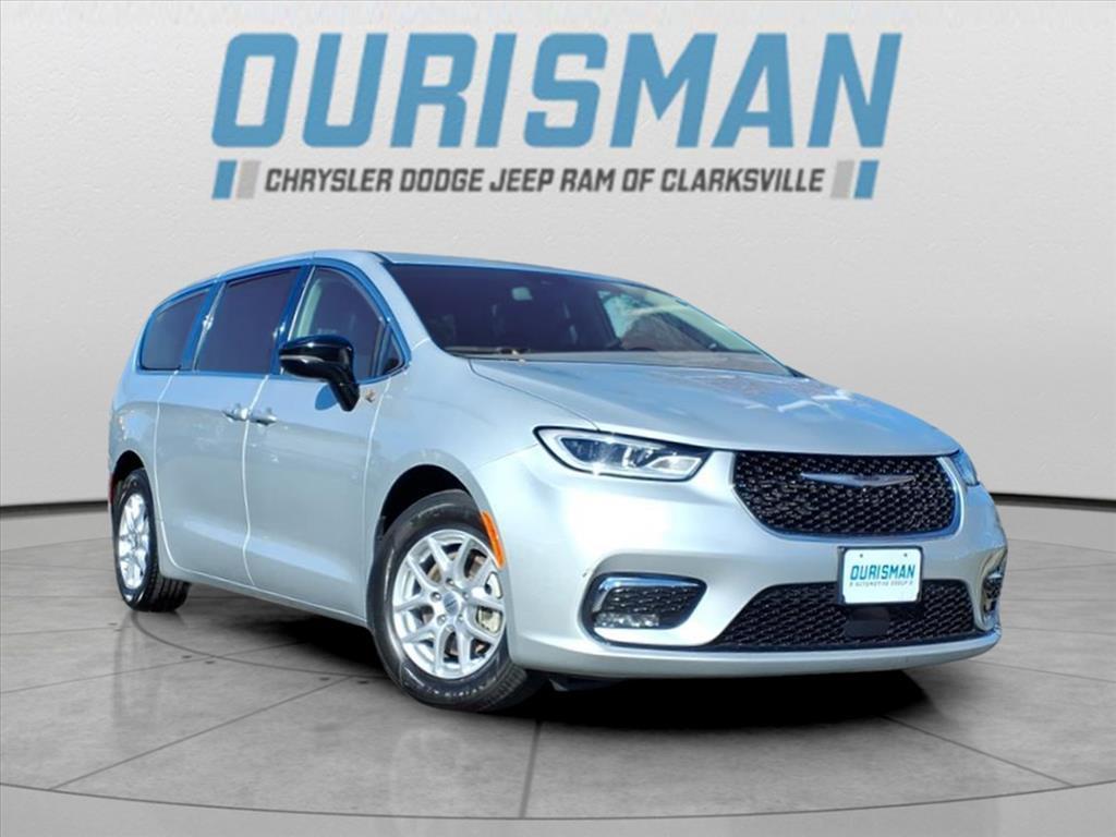 used 2024 Chrysler Pacifica car, priced at $27,200