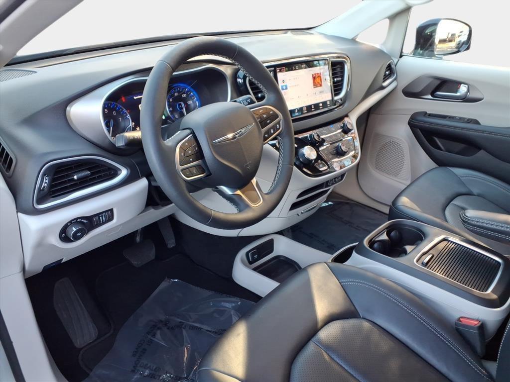 used 2024 Chrysler Pacifica car, priced at $27,200