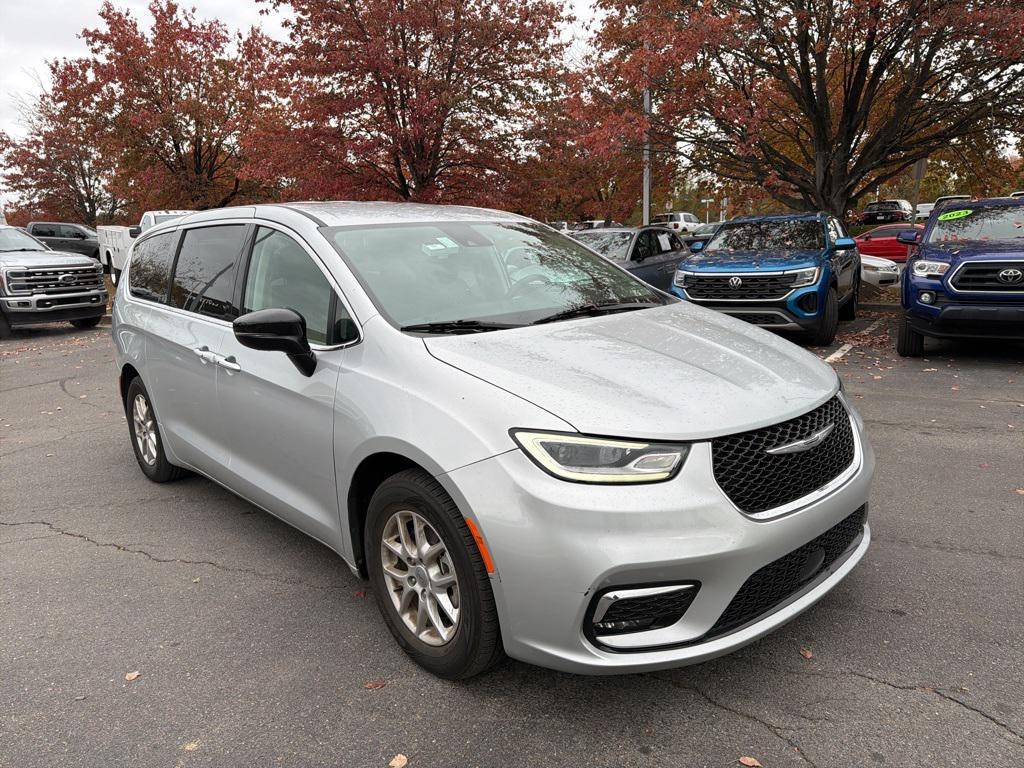 used 2024 Chrysler Pacifica car, priced at $27,300