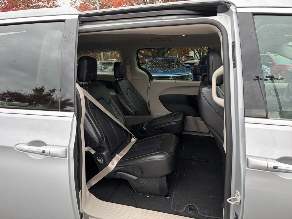 used 2024 Chrysler Pacifica car, priced at $27,300