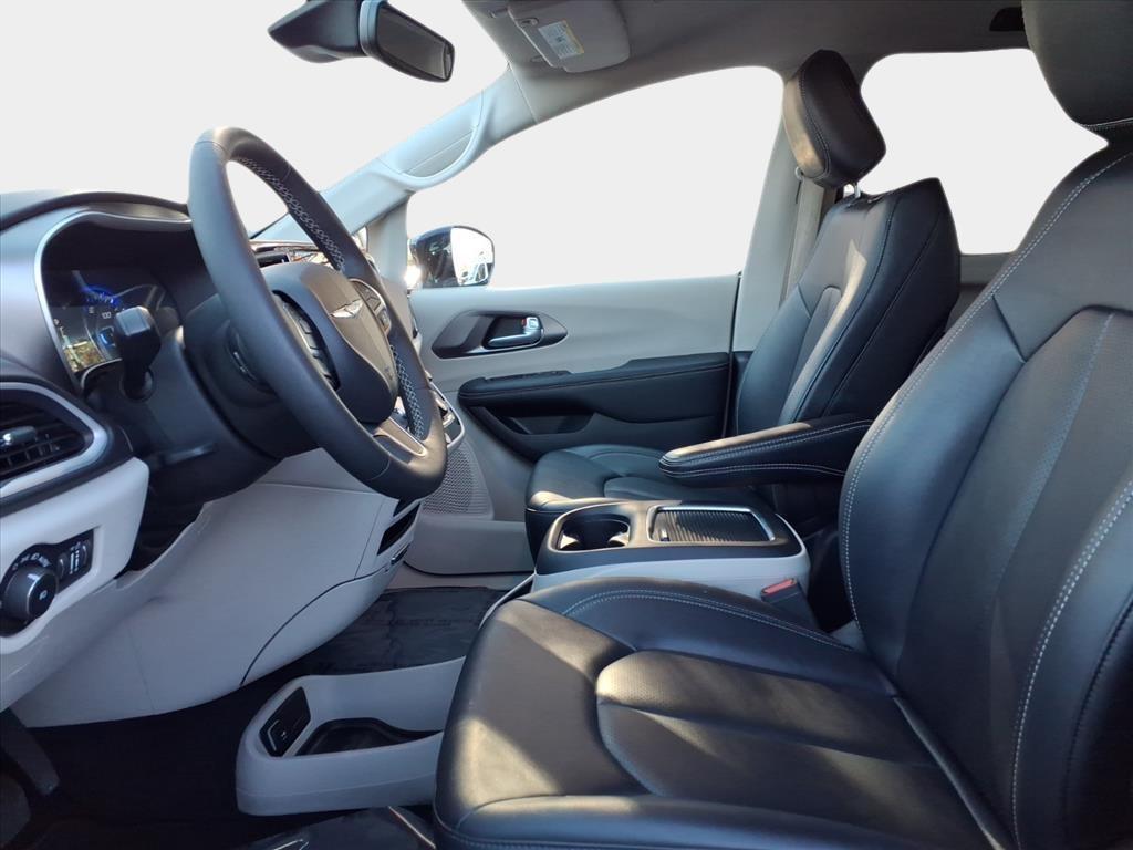 used 2024 Chrysler Pacifica car, priced at $27,200