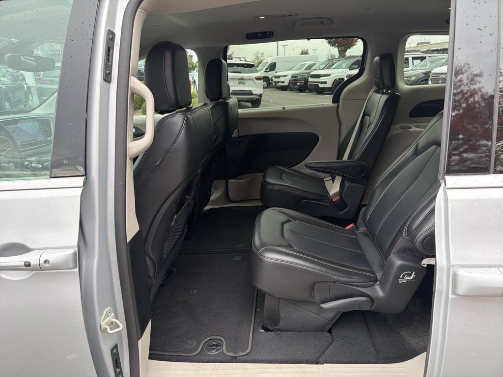 used 2024 Chrysler Pacifica car, priced at $27,300