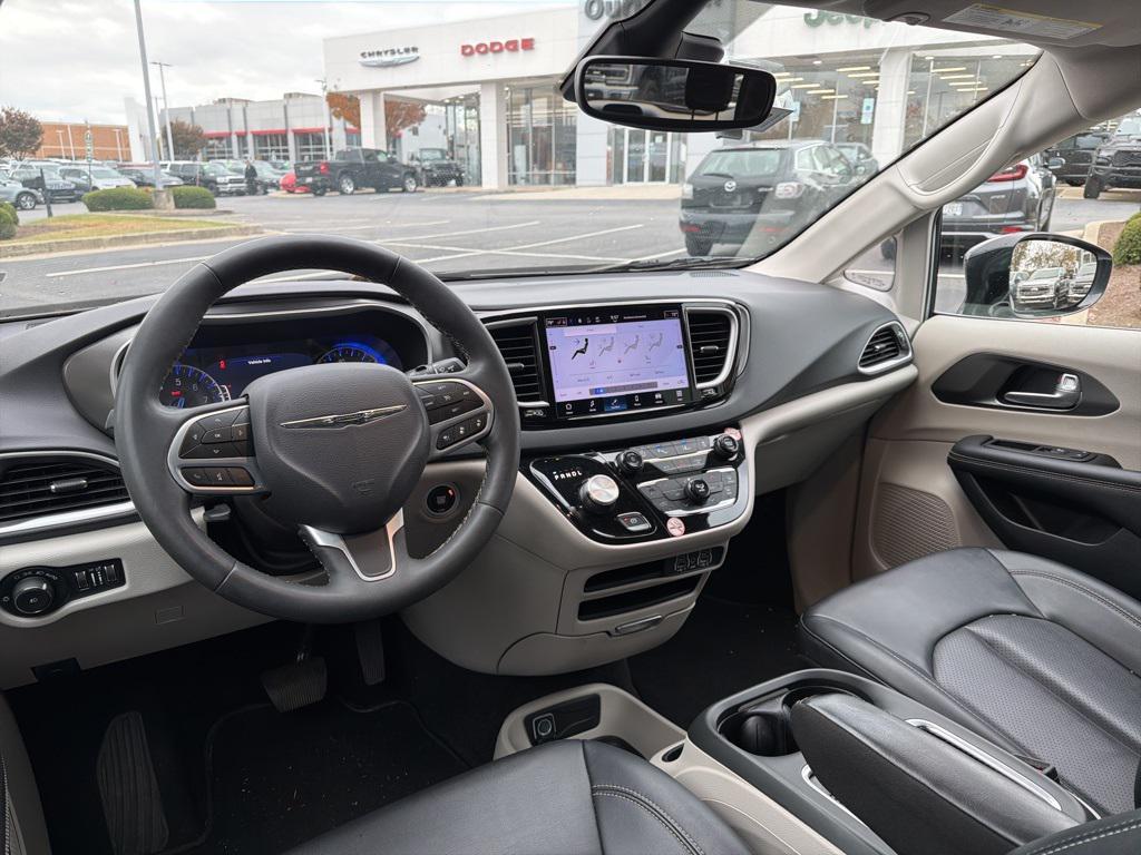 used 2024 Chrysler Pacifica car, priced at $27,300