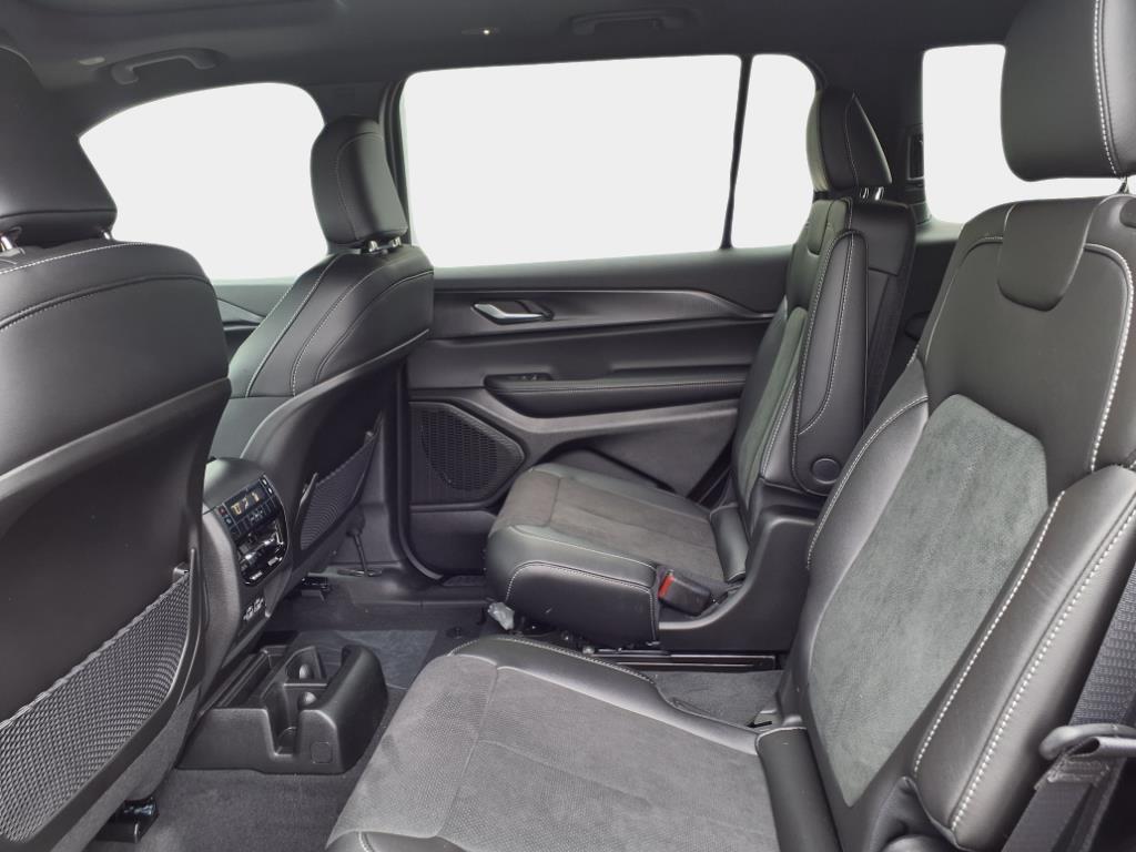 new 2025 Jeep Grand Cherokee L car, priced at $39,110