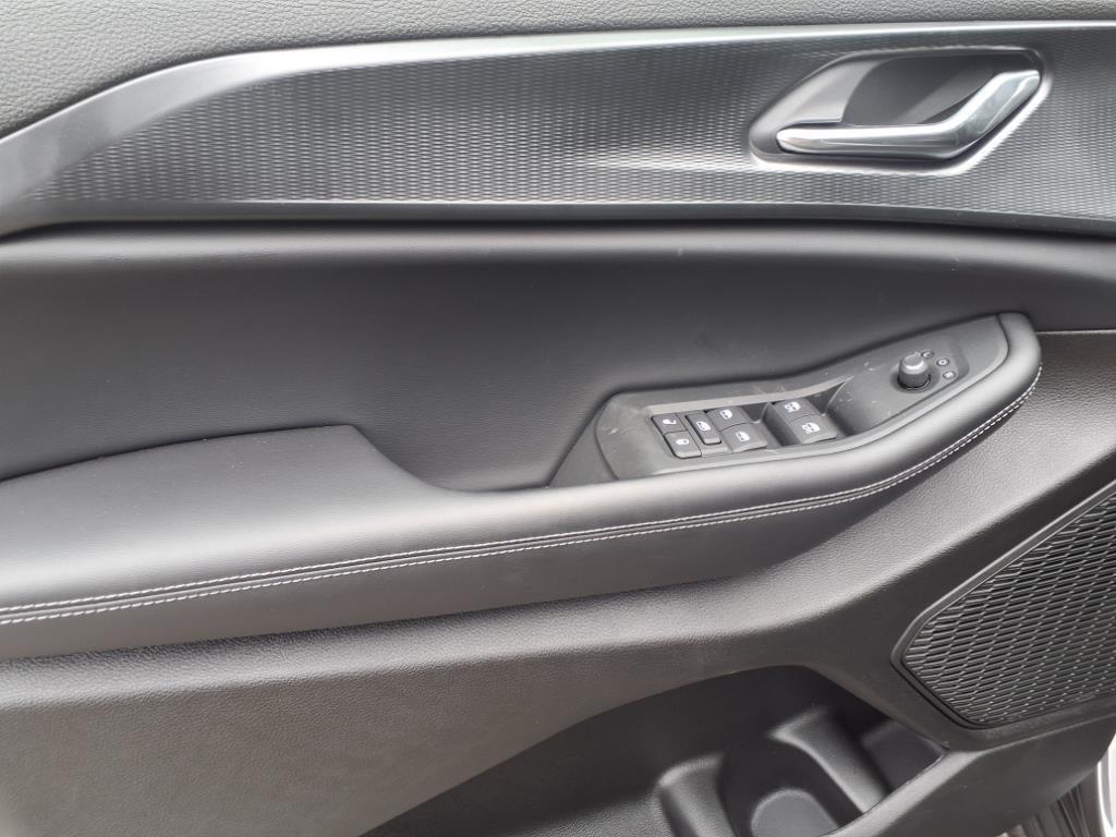 new 2025 Jeep Grand Cherokee L car, priced at $39,110