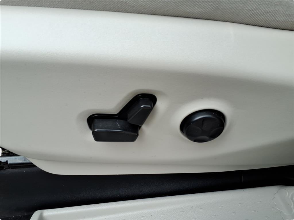 used 2021 Chrysler Pacifica car, priced at $24,995