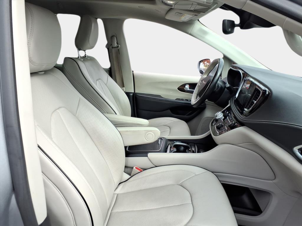used 2021 Chrysler Pacifica car, priced at $24,995