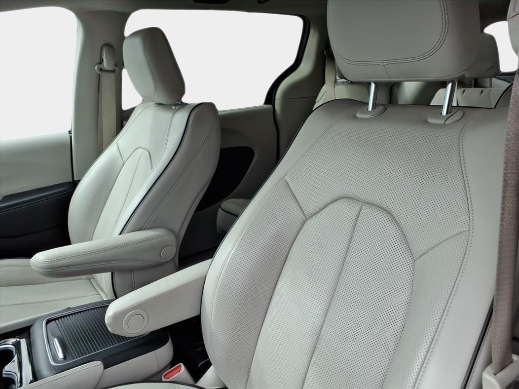 used 2021 Chrysler Pacifica car, priced at $24,995