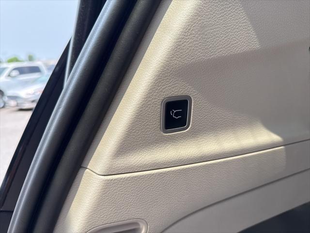used 2022 Chrysler Pacifica car, priced at $20,000