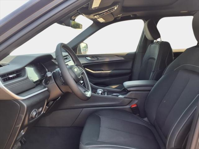 new 2025 Jeep Grand Cherokee car, priced at $38,953