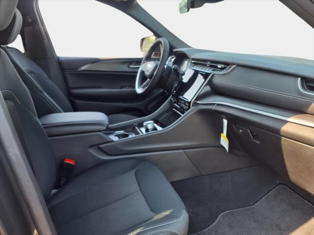 new 2025 Jeep Grand Cherokee car, priced at $38,953