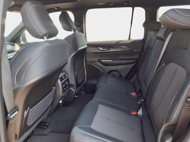 new 2025 Jeep Grand Cherokee car, priced at $38,953