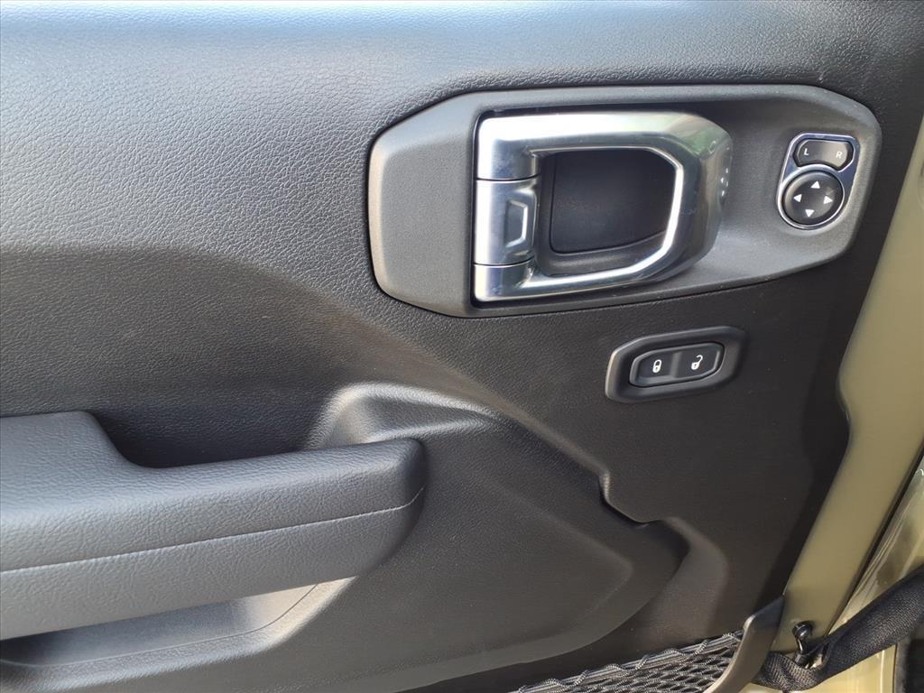 new 2025 Jeep Wrangler car, priced at $35,127