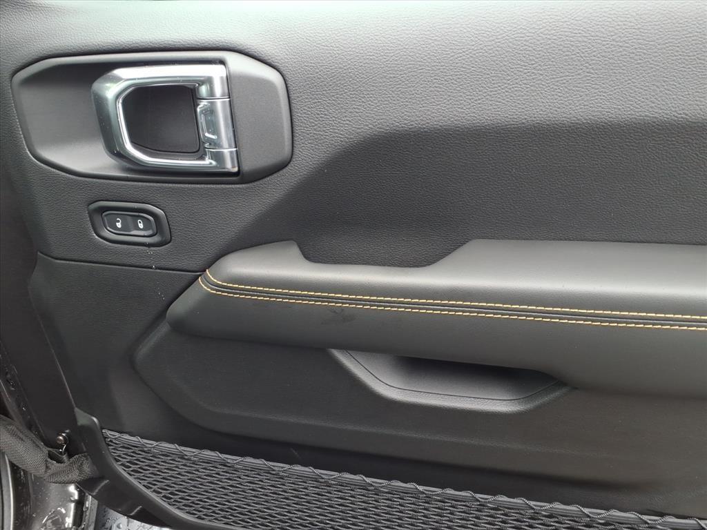 new 2025 Jeep Wrangler car, priced at $47,322