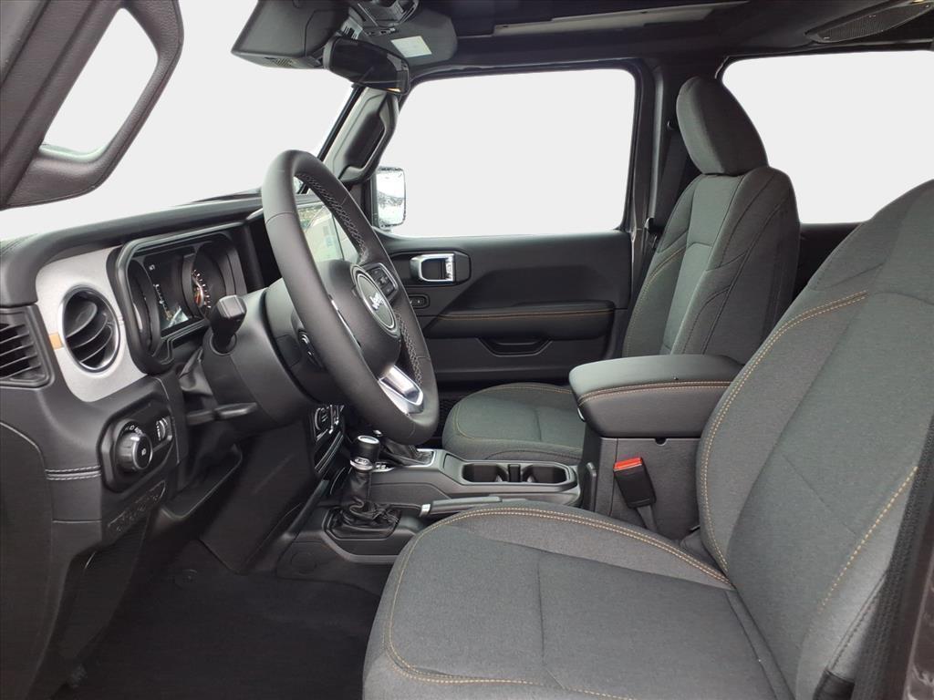 new 2025 Jeep Wrangler car, priced at $47,322